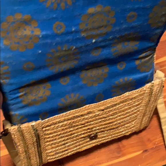 Gold wicker clutch - Picture 2 of 2